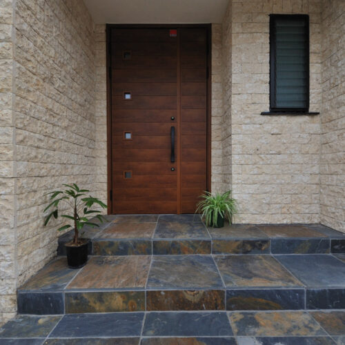 シンプルでありながらモダンと漆喰を上手く組み合わせたおしゃれなデザインですね。