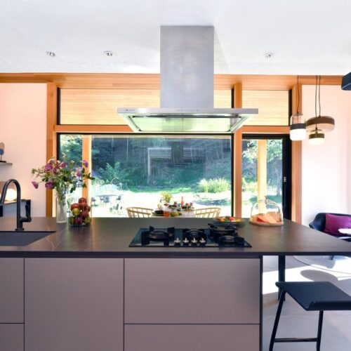 外とのつながりを大切にしたキッチン