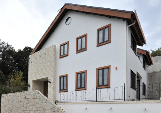 モダンな外観と無添加を最大限に活かした心地よい家