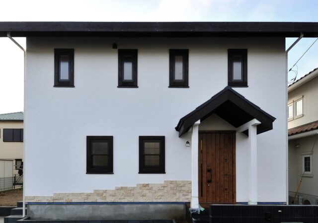 高級感が溢れる雰囲気の小上がりが特徴的な完全無添加の暮らしやすい家