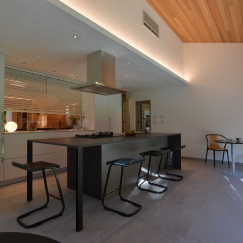 モダンでおしゃれな雰囲気を演出し、風水設計のため勉強や仕事で結果が出たりと運気も上がるようになります。