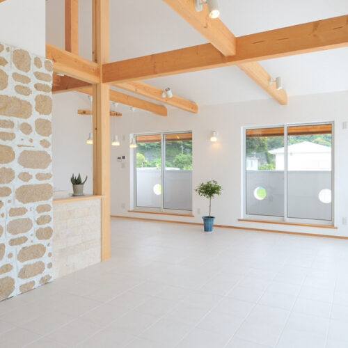 リビングは開放感があります。