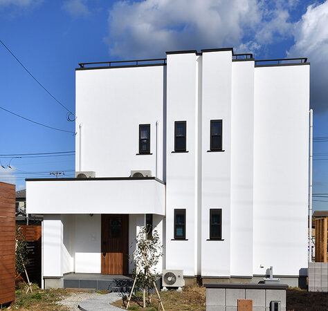 大きなアーチが映える漆喰の家で友達・家族と過ごす極上の時間