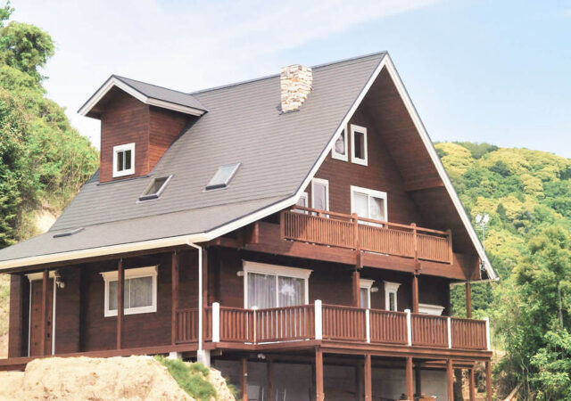 2階にロフトのあるログハウス