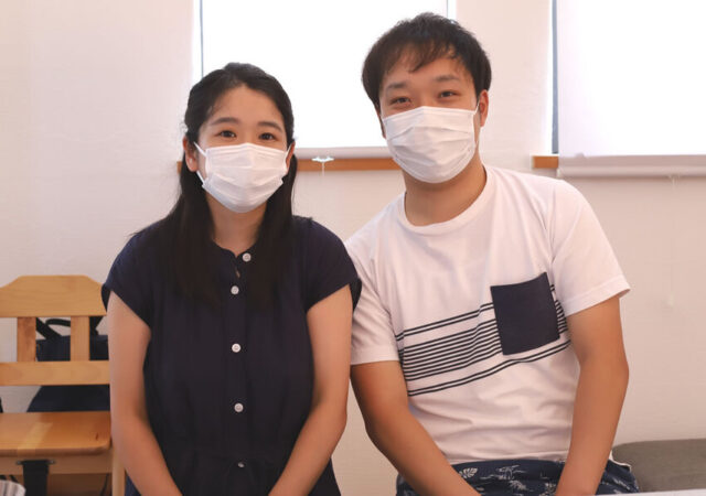 「2階リビング」が明るく快適。御柱のある無垢と漆喰のいえ