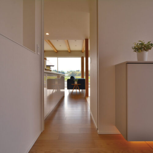 玄関を入った瞬間に感じる、のびやかな広がりが魅力です